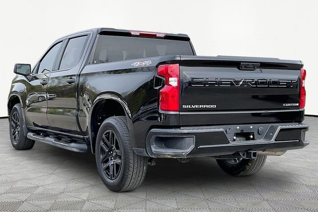 Used 2025 Chevrolet Silverado 1500 Custom w/ LPO, Dark Essentials Package AWD/4WD image 4
