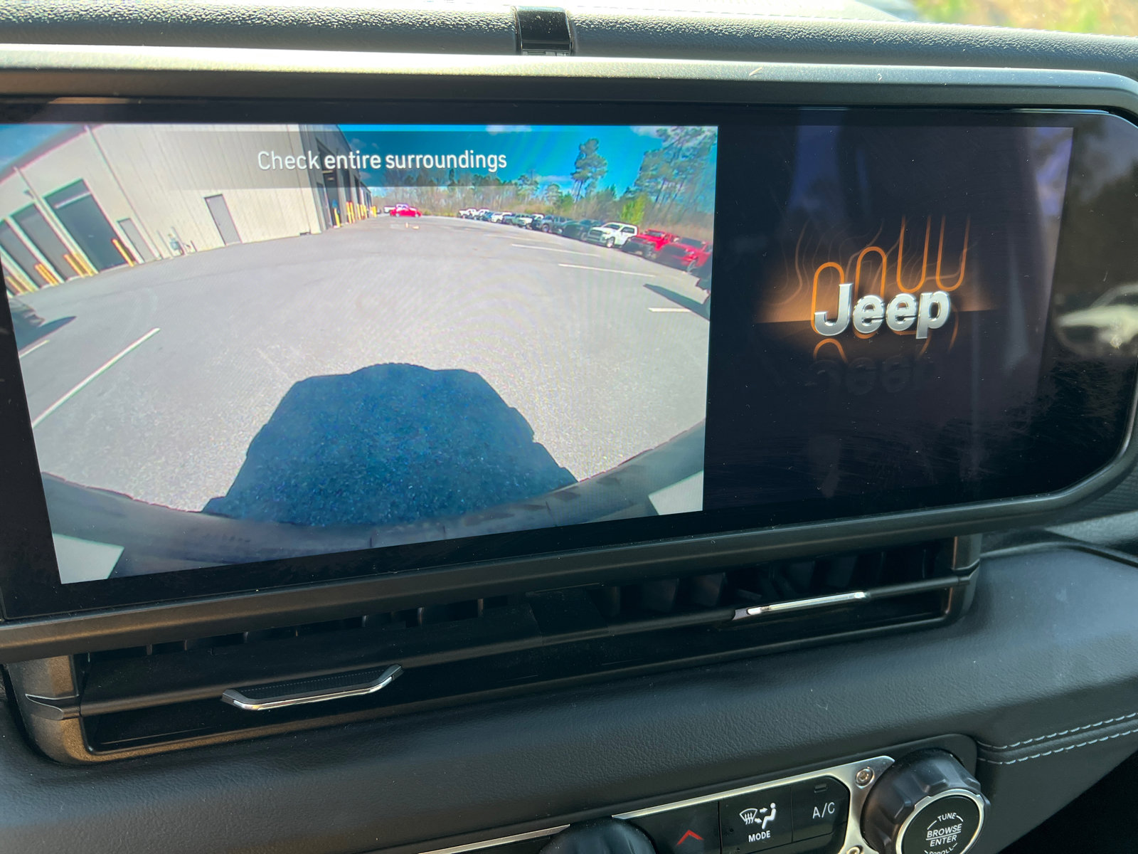 Used 2025 Jeep Wrangler Unlimited Rubicon 4xe AWD/4WD image 25