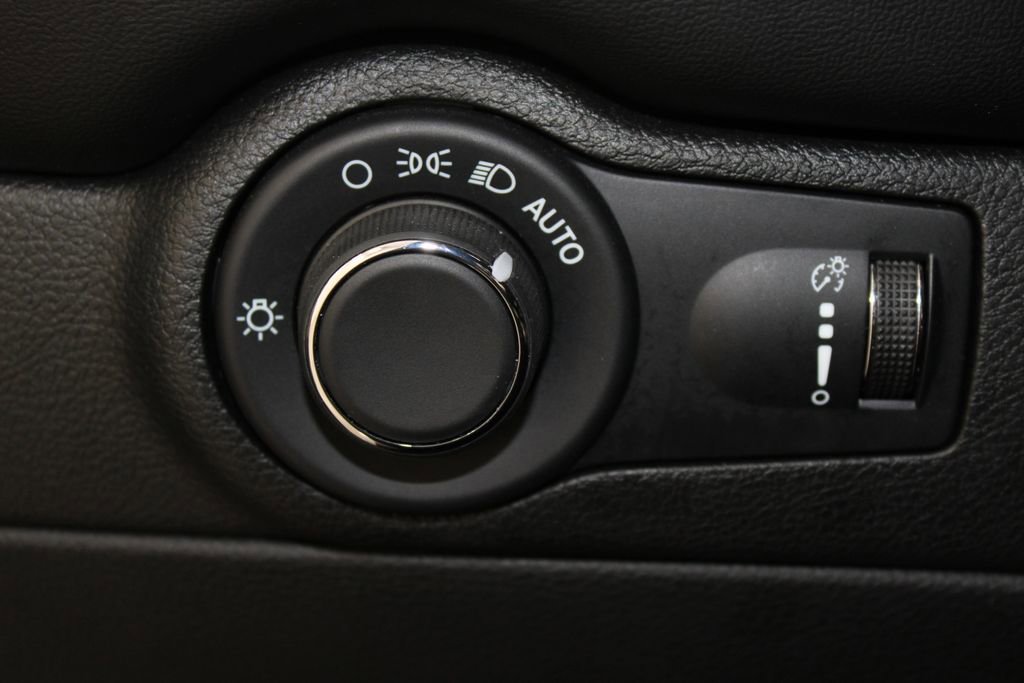 Used 2024 Dodge Durango GT image 35