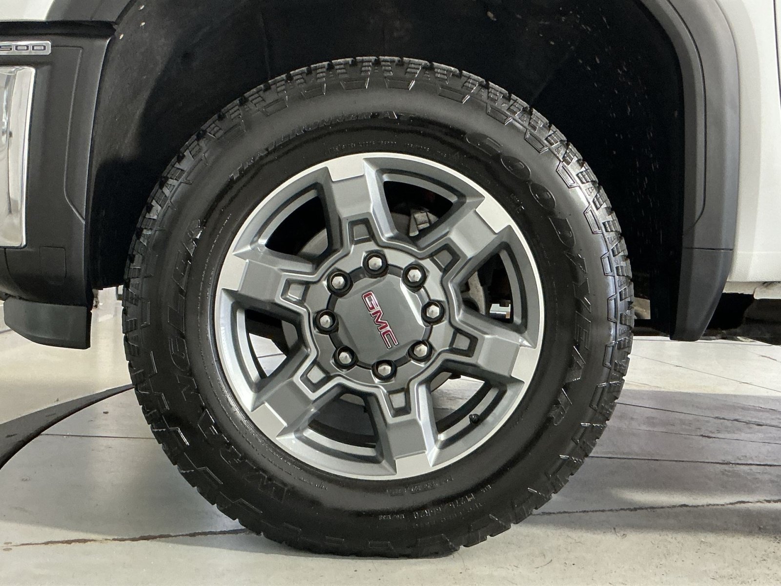 Used 2025 GMC Sierra 2500 SLT w/ SLT Premium Package AWD/4WD image 13