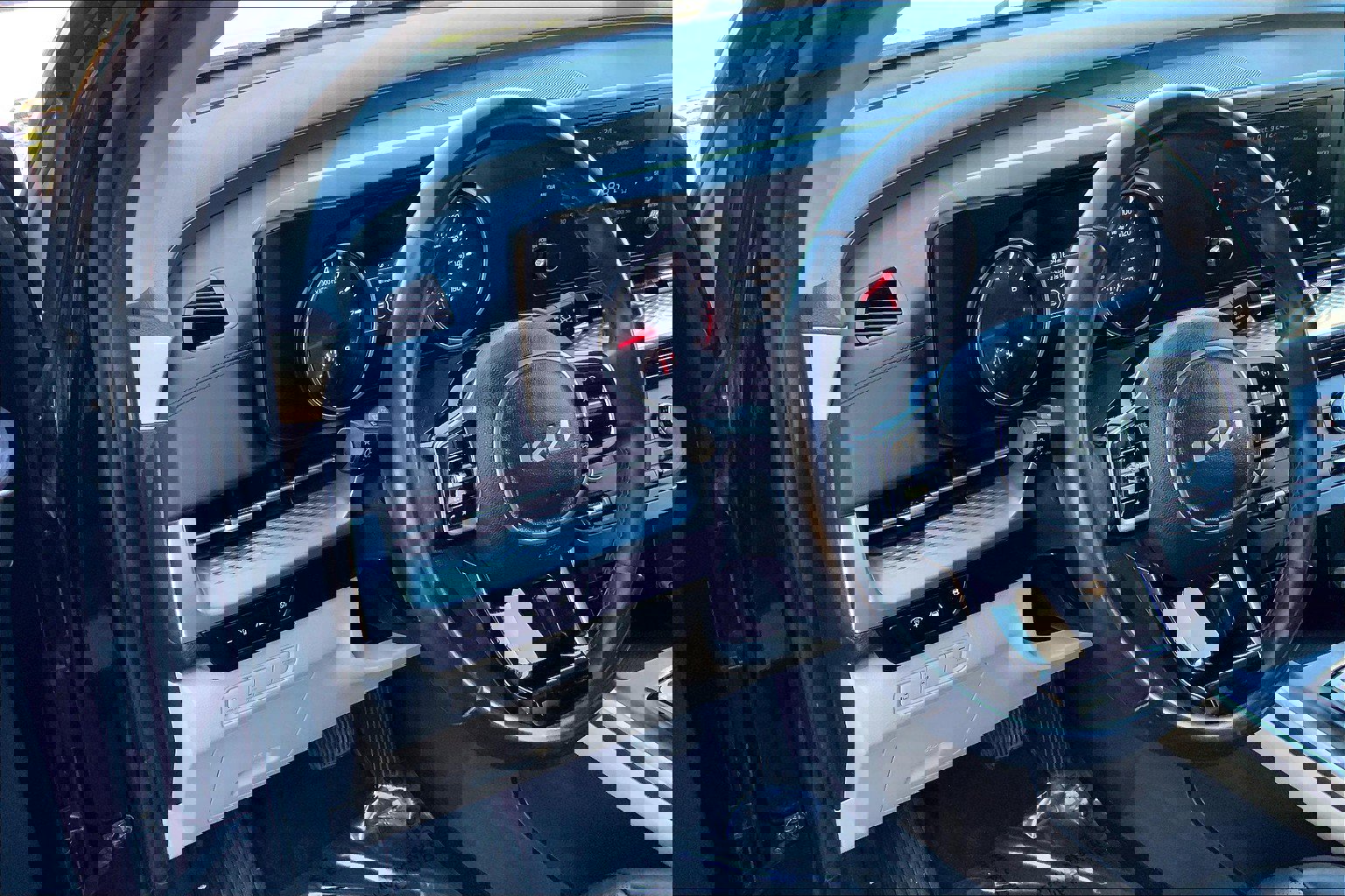 Used 2024 Kia Carnival LX image 15