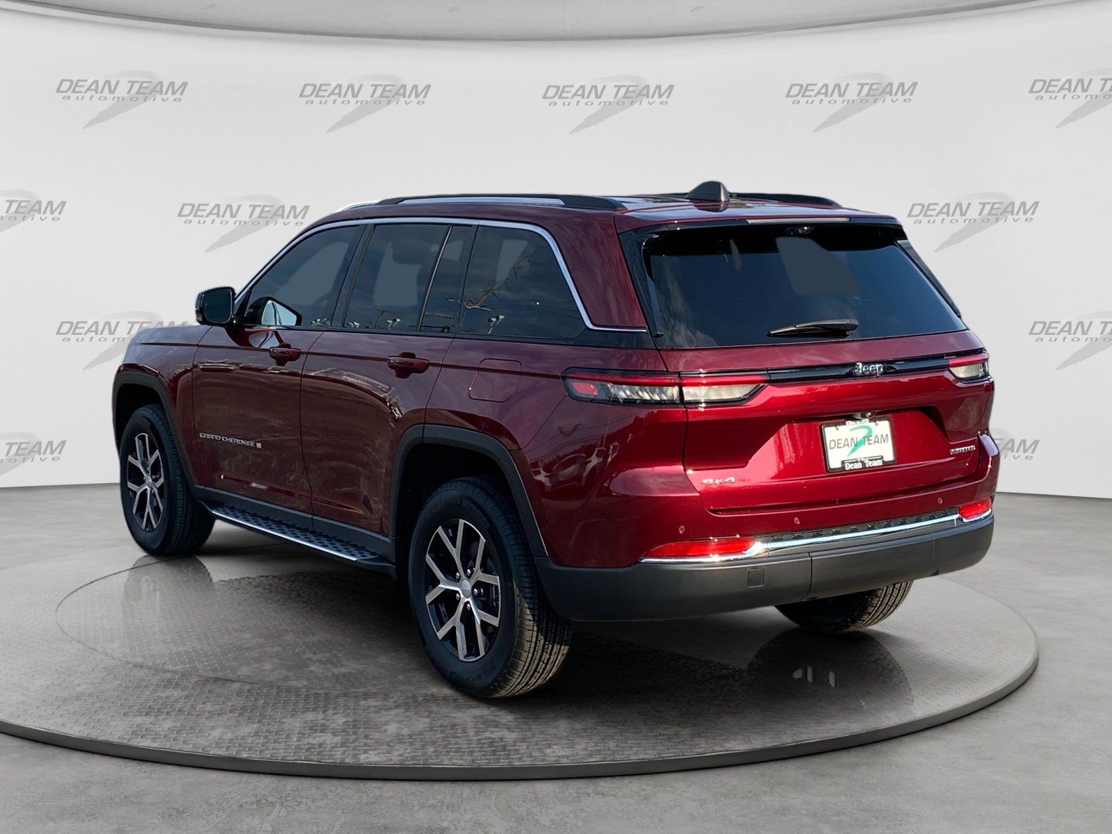 Used 2023 Jeep Grand Cherokee Limited w/ Luxury Tech Group II AWD/4WD image 6