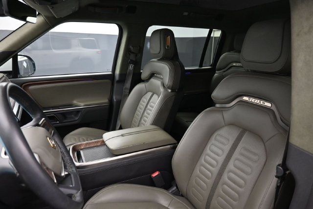 Used 2023 Rivian R1S Adventure Dual AWD/4WD image 12