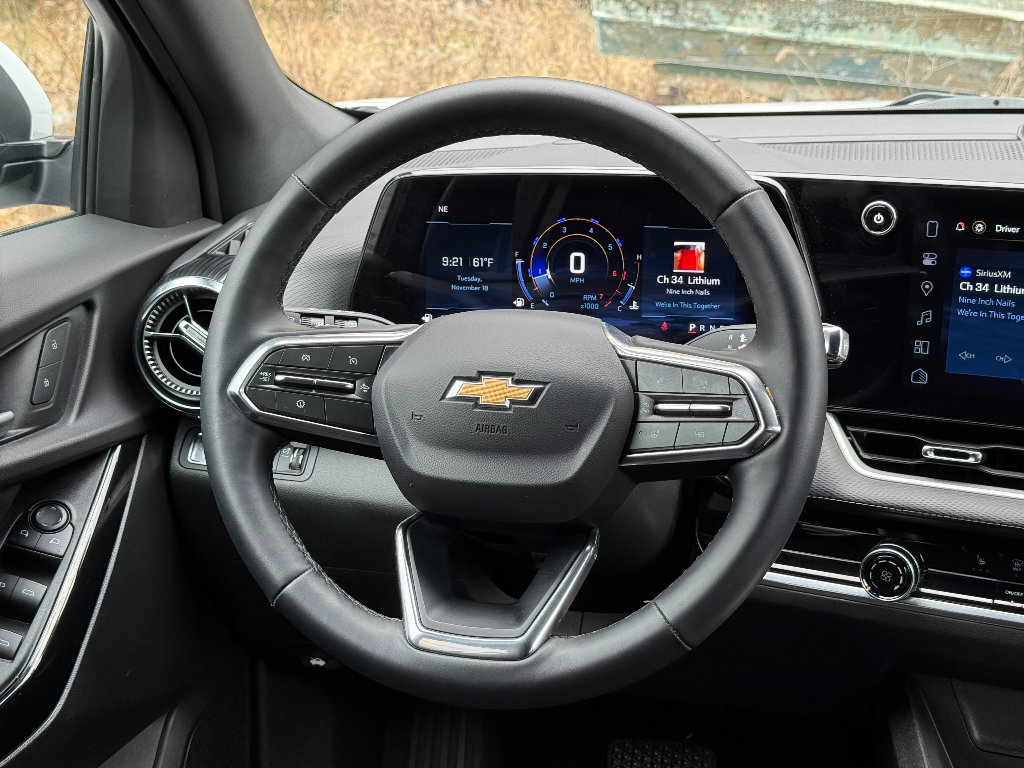 Used 2025 Chevrolet Equinox LT image 33