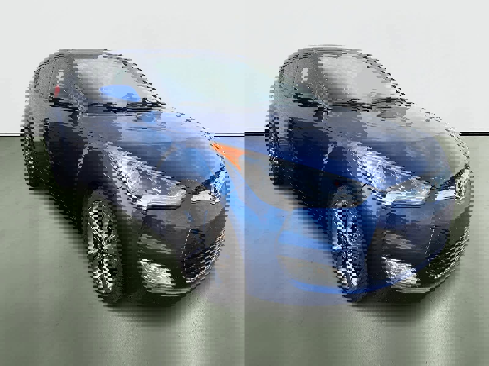 Used 2017 Hyundai Veloster Value Edition image 5