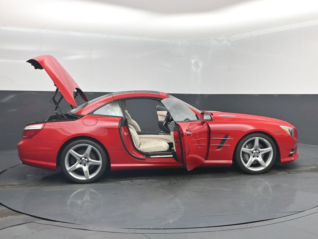 Used 2013 Mercedes-Benz SL 550 image 41