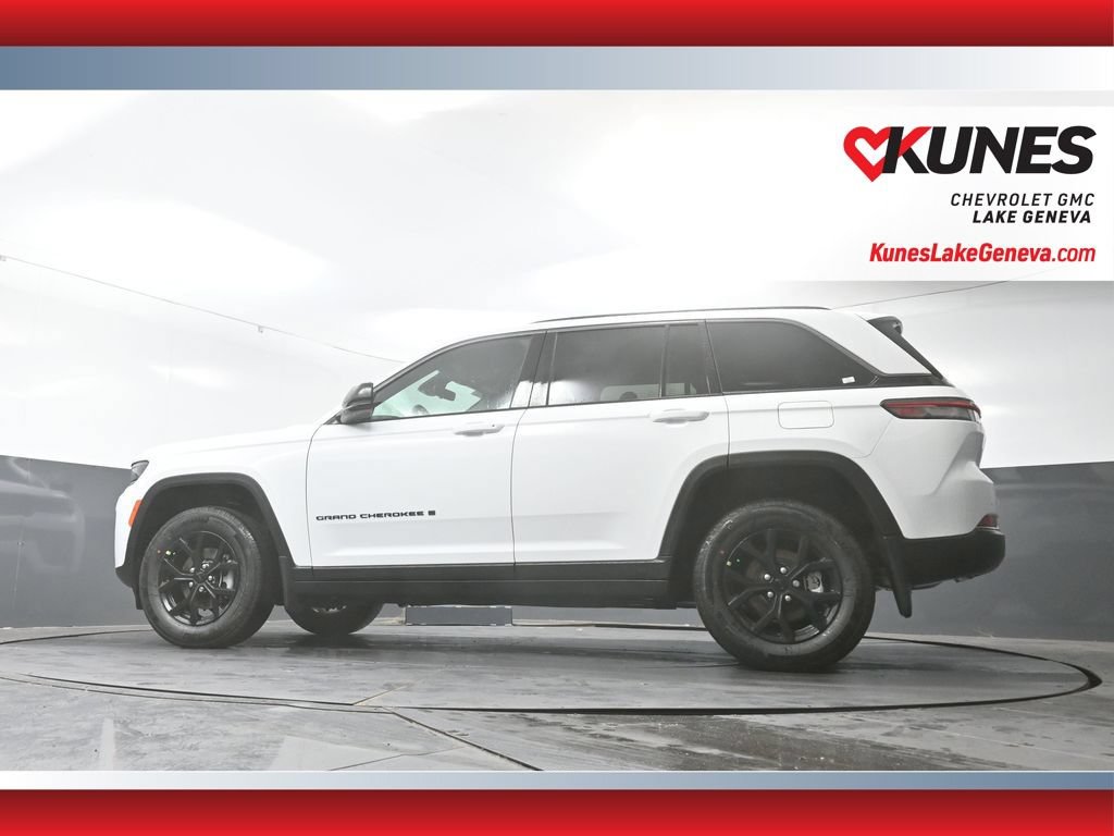 Used 2026 Jeep Grand Cherokee Altitude AWD/4WD image 47