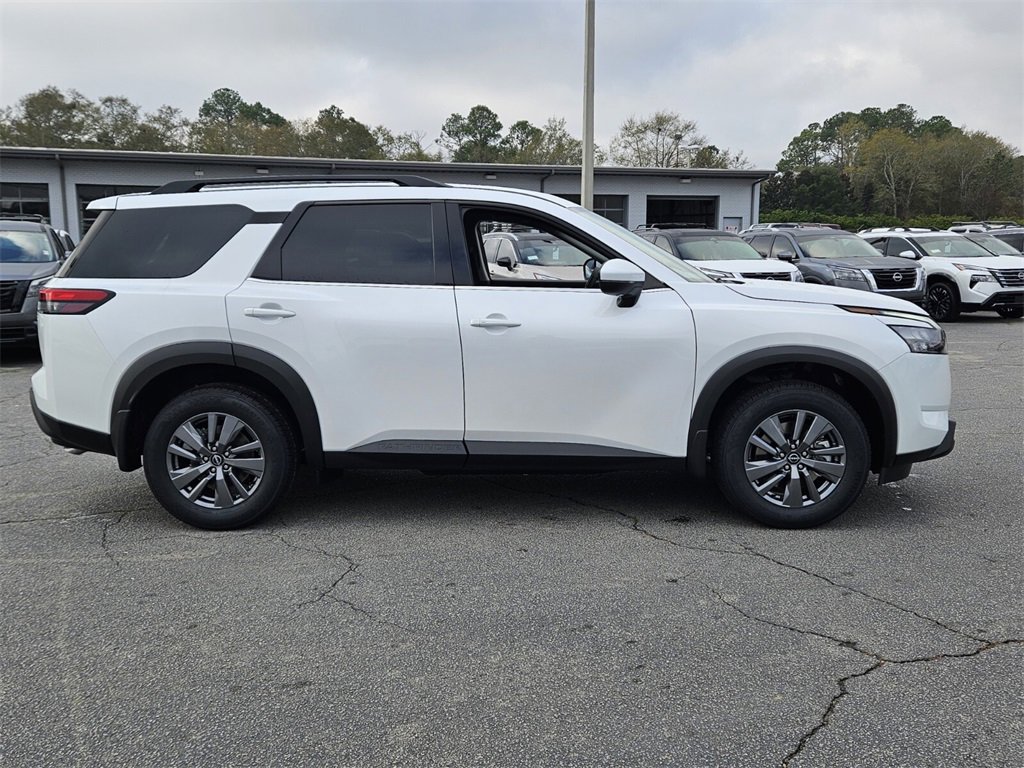 New 2025 Nissan Pathfinder SV image 11