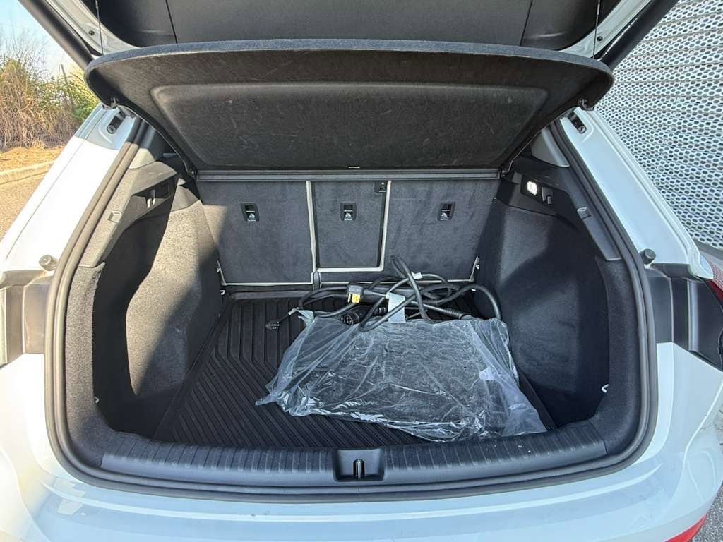 Used 2024 Audi Q4 e-tron Premium w/ Convenience Package image 47