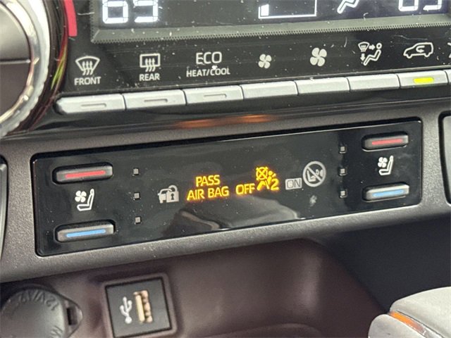 Used 2025 Toyota RAV4 Limited image 21