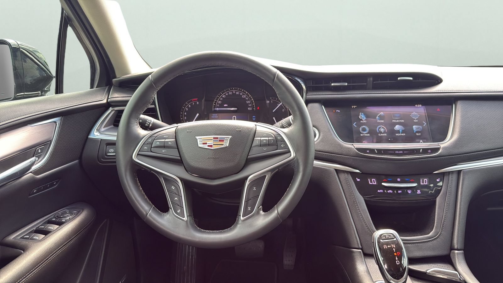 Used 2017 Cadillac XT5 Luxury w/ Driver Awareness Package FWD image 12