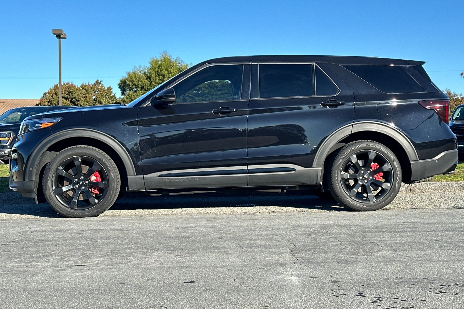 Used 2022 Ford Explorer ST w/ Equipment Group 401A image 2