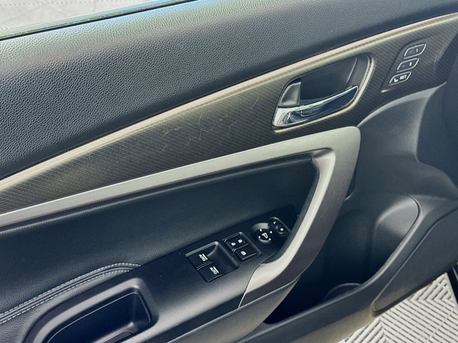 Used 2017 Honda Accord EX-L image 10