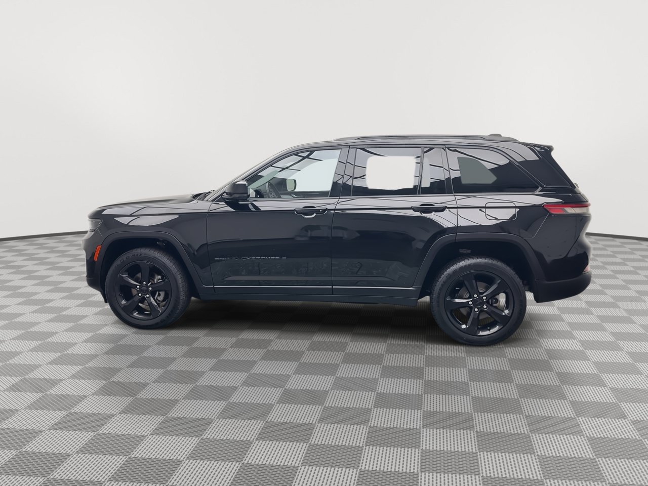 Used 2022 Jeep Grand Cherokee Altitude AWD/4WD image 36