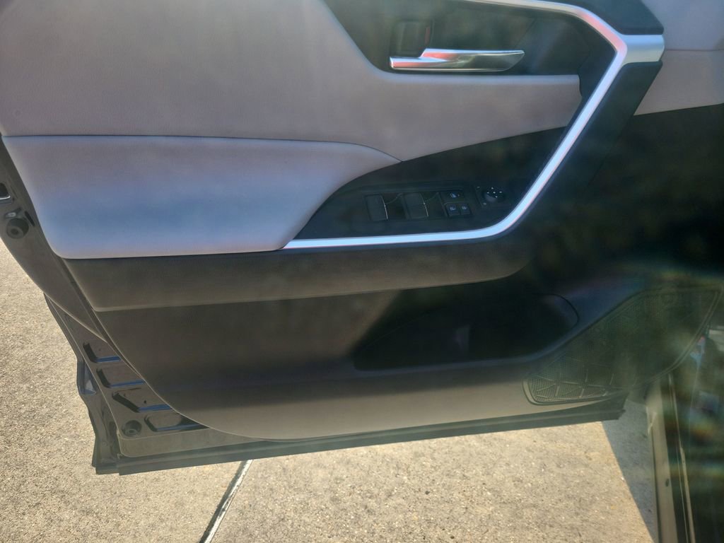 Certified 2022 Toyota RAV4 XLE Premium image 12