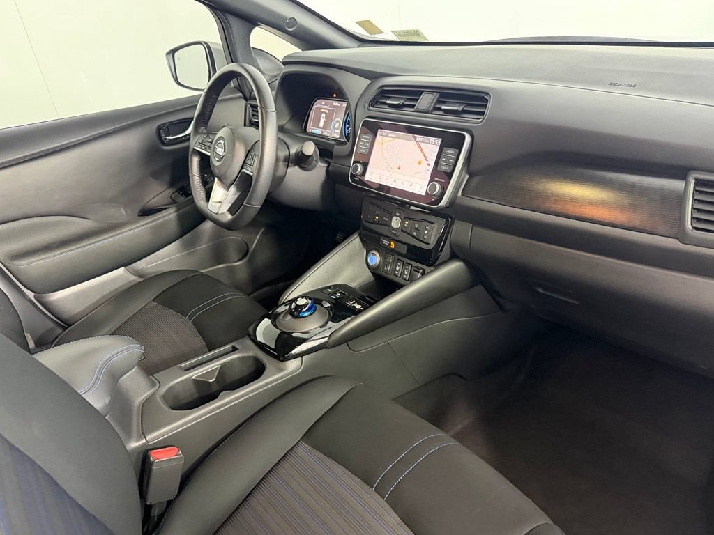 Used 2022 Nissan Leaf SV FWD image 18