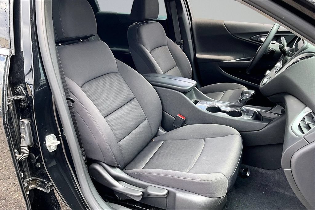 Used 2022 Chevrolet Malibu LT w/ Midnight Edition FWD image 7