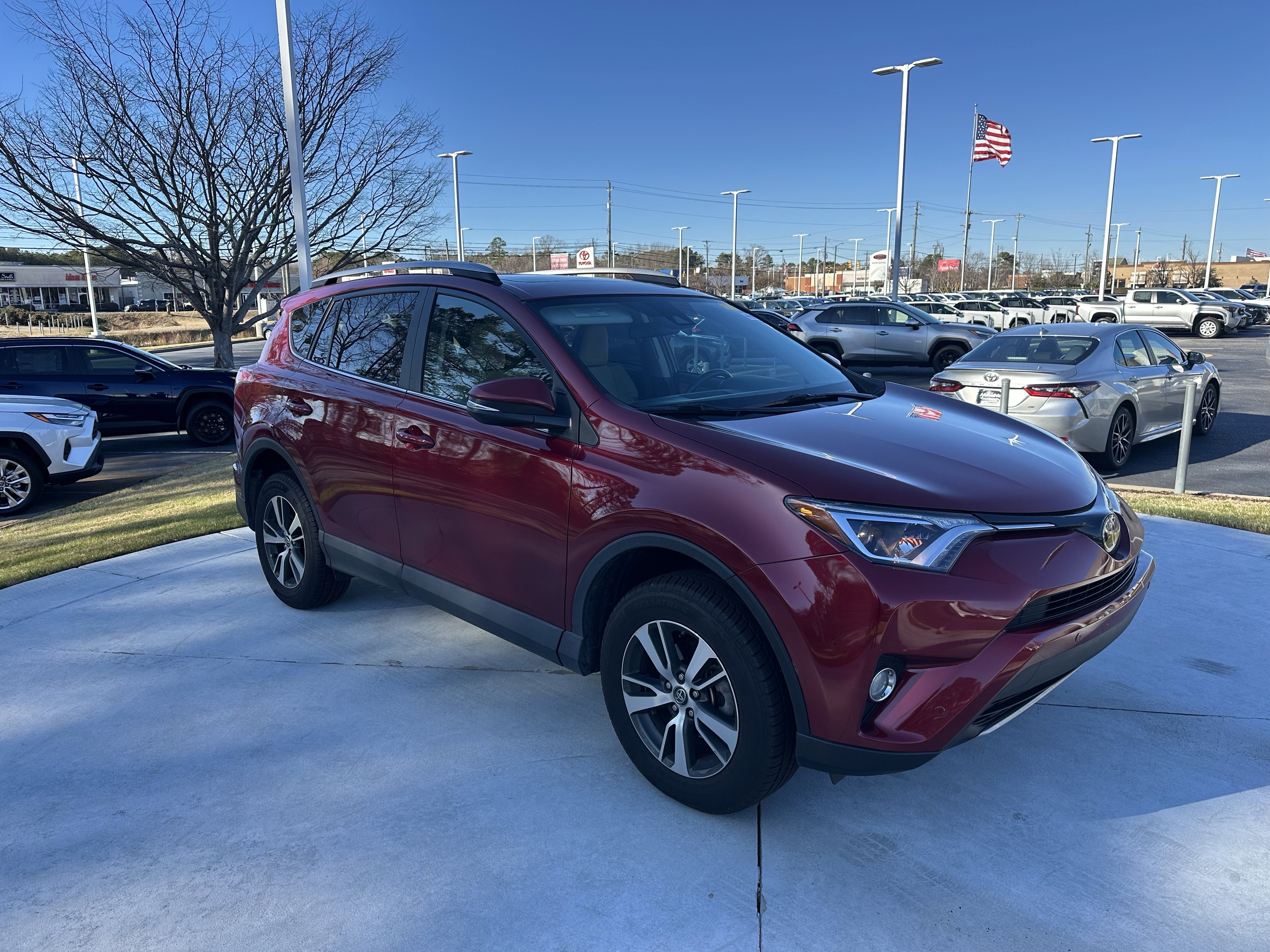 Used 2018 Toyota RAV4 XLE video 2