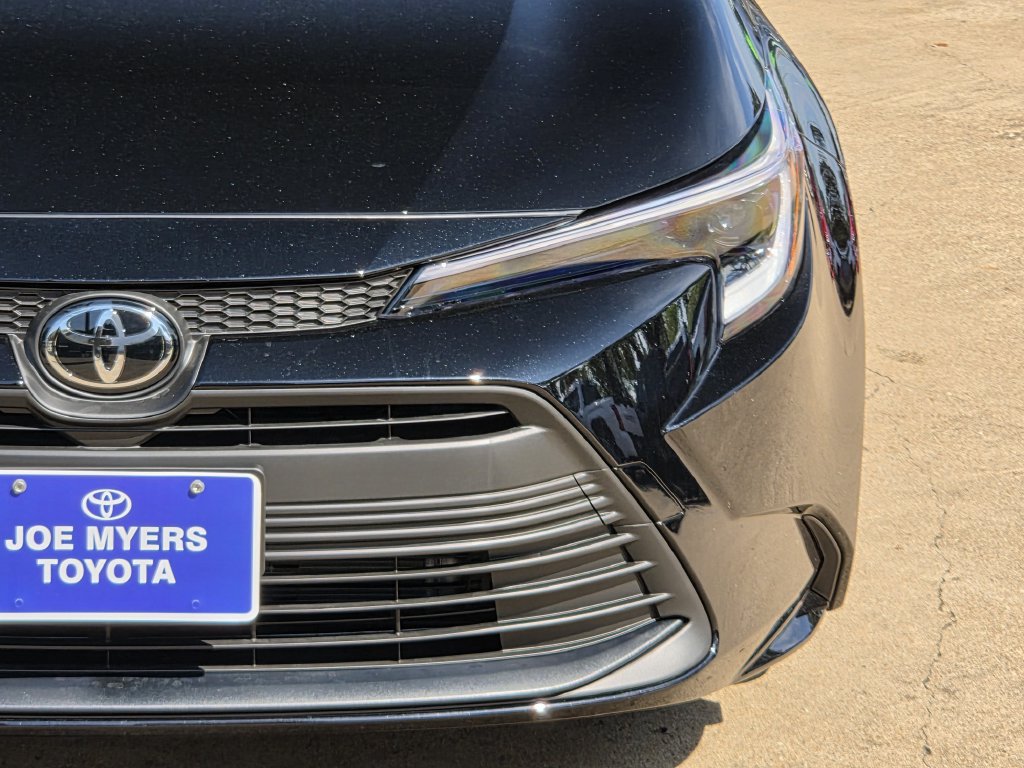New 2027 Toyota Corolla LE FWD image 4