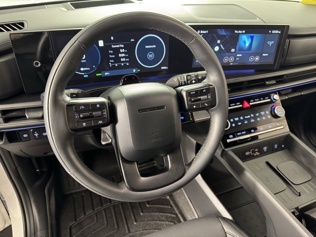 Used 2025 Hyundai Santa Fe Calligraphy image 22