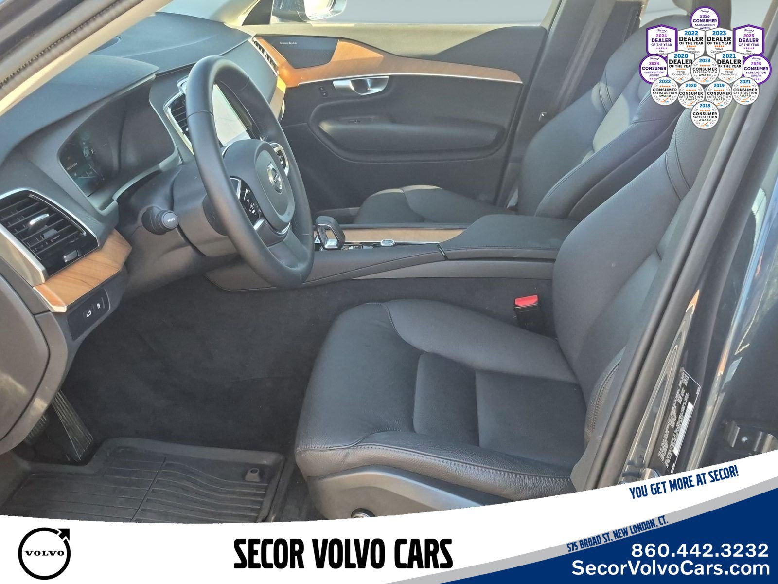 Used 2024 Volvo XC90 T8 Plus w/ Protection Package Premier AWD/4WD image 18