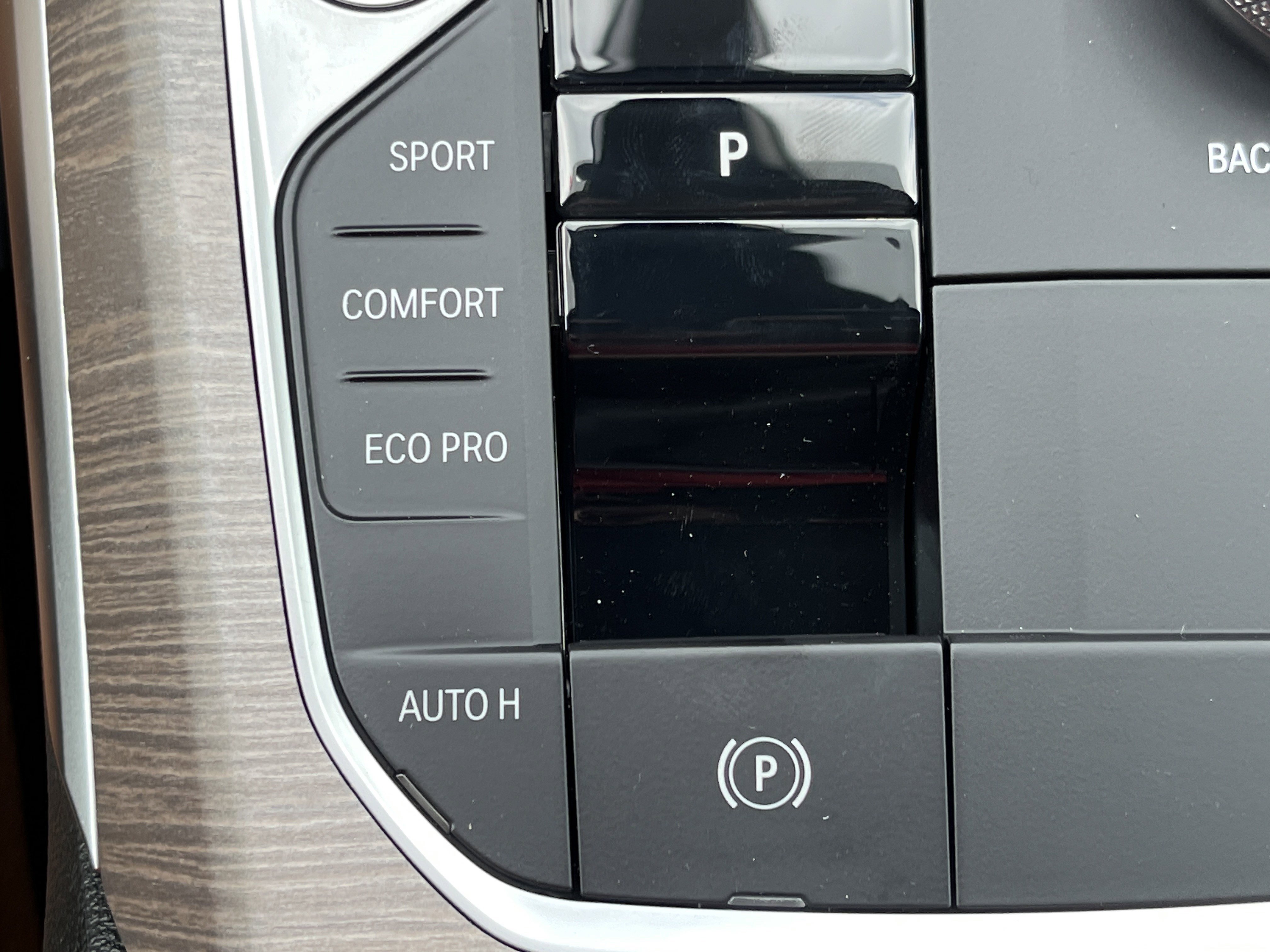 Used 2025 BMW 330i Sedan w/ Premium Package image 9