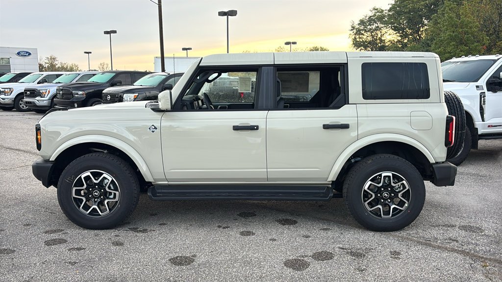 New 2026 Ford Bronco Outer Banks AWD/4WD image 4