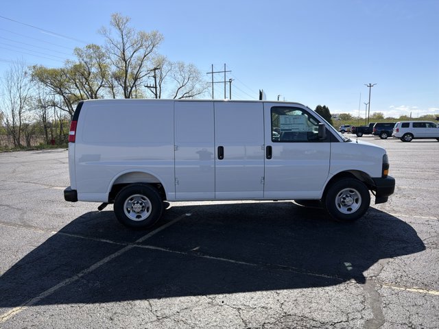 New 2026 Chevrolet Express 3500 w/ Driver Convenience Package RWD image 4