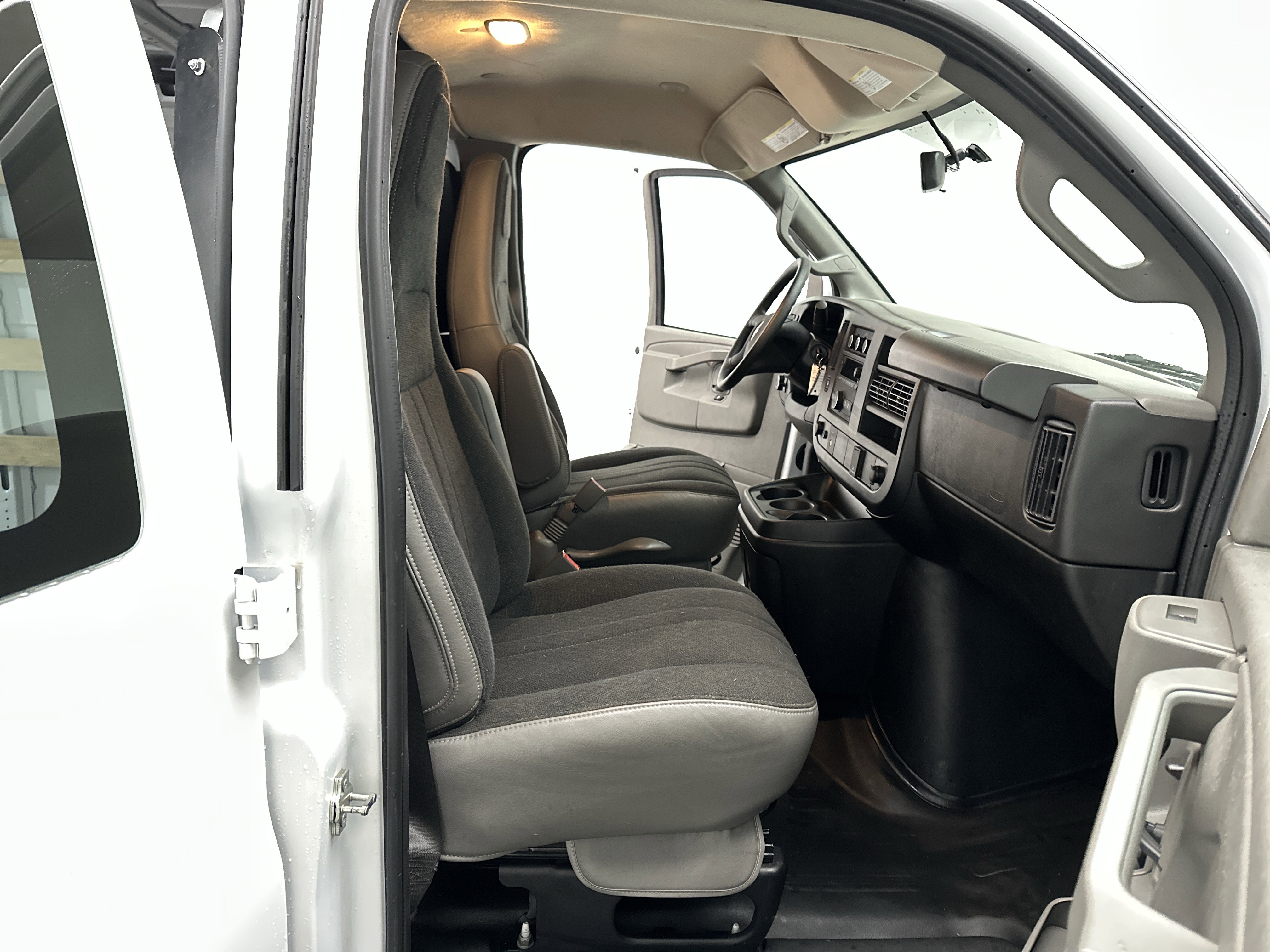 Used 2024 Chevrolet Express 2500 Work Van w/ Driver Convenience Package image 20