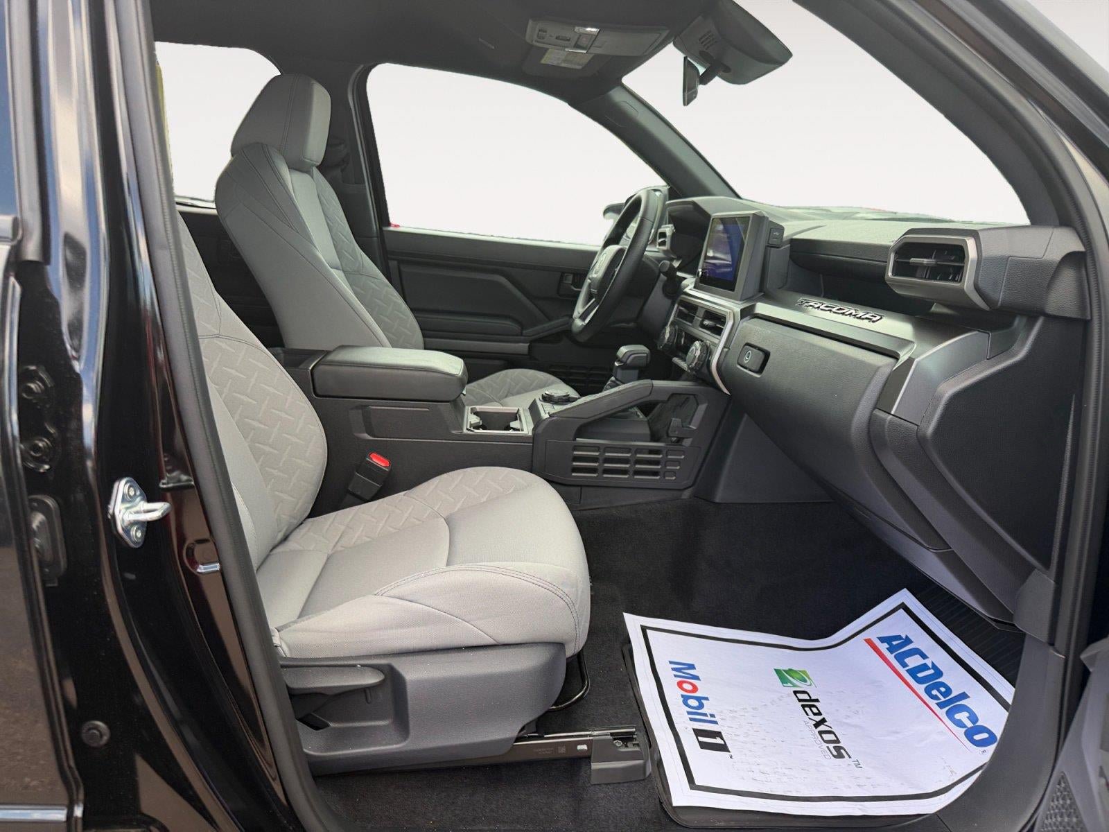 Used 2026 Toyota Tacoma SR5 AWD/4WD image 15