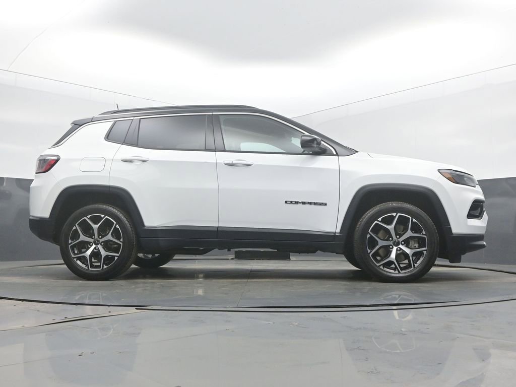 Used 2025 Jeep Compass Limited image 52