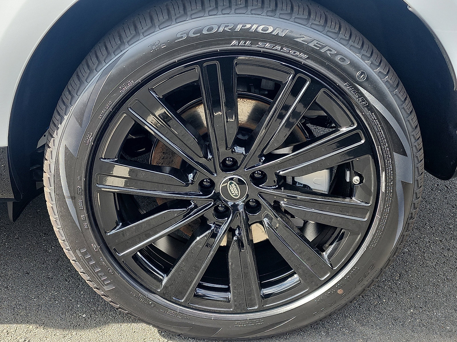 New 2025 Land Rover Range Rover SE image 6