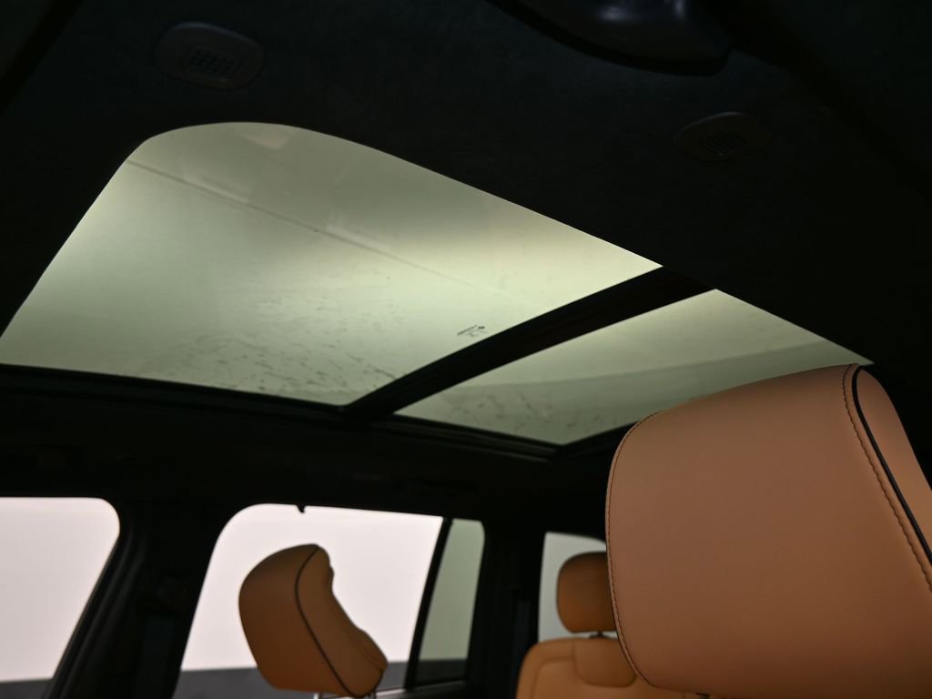 New 2025 Jeep Grand Cherokee Summit image 12