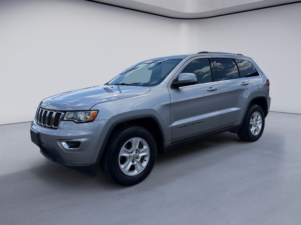 Used 2017 Jeep Grand Cherokee Laredo w/ Quick Order Package 23E AWD/4WD video 1