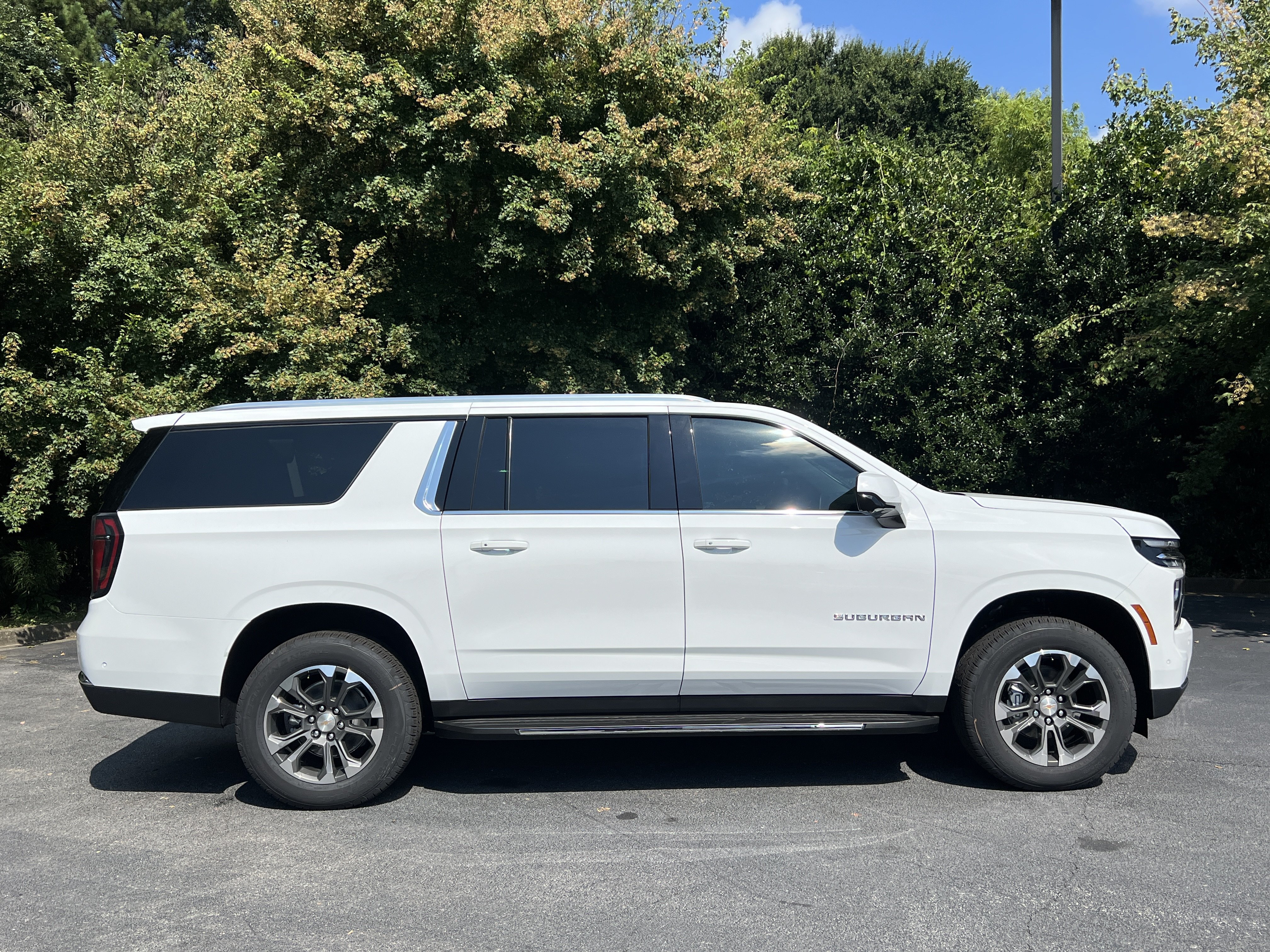 New 2026 Chevrolet Suburban LS w/ LPO, Get Active Package AWD/4WD image 10