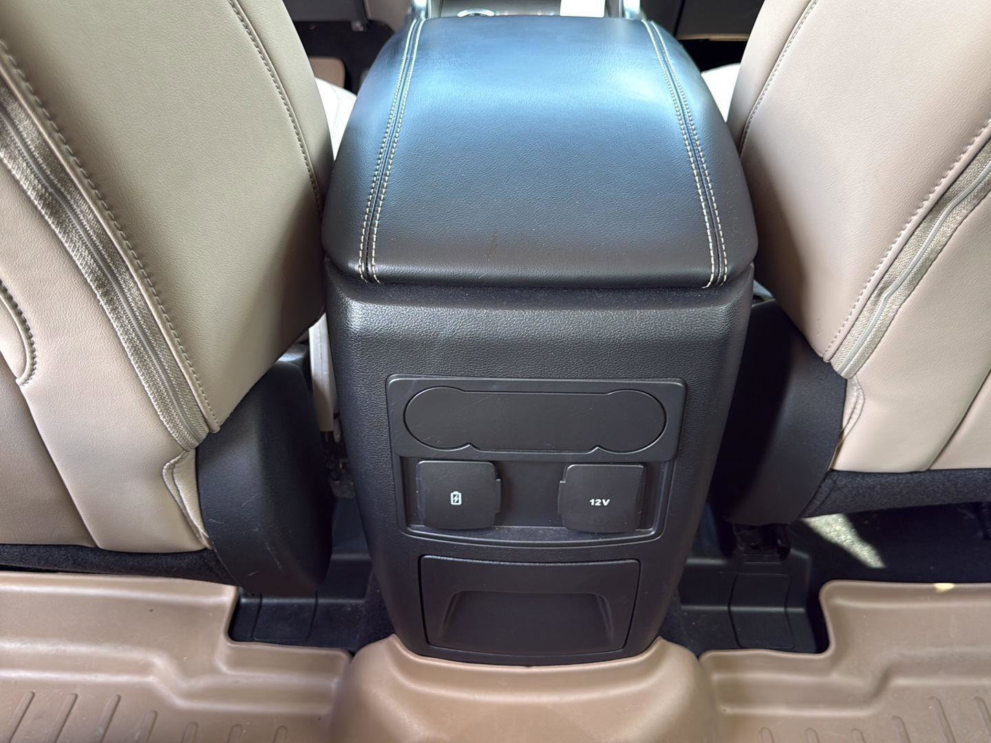 Used 2023 Ford Explorer XLT w/ Equipment Group 202A image 24