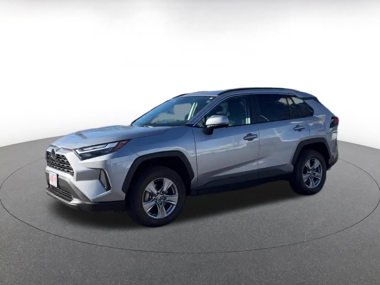 Used 2025 Toyota RAV4 XLE image 8