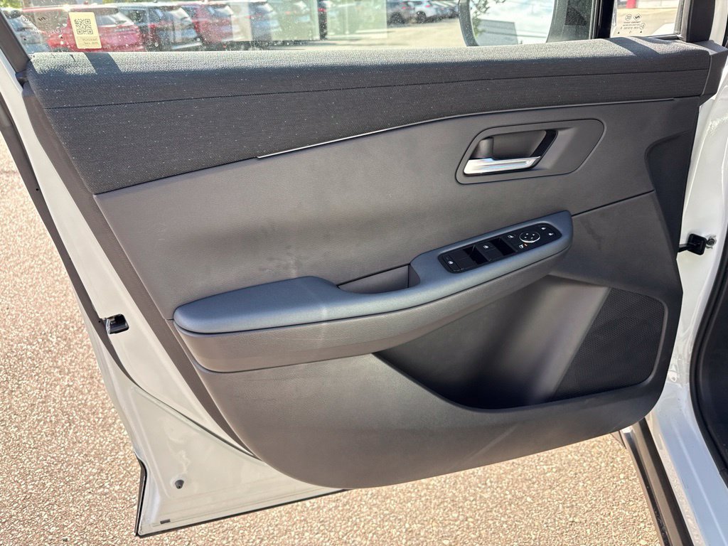 New 2026 Nissan Leaf SV+ w/ Floor Mat Package (SV+) FWD image 15