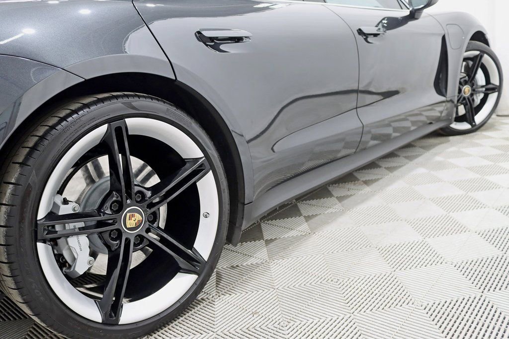Used 2022 Porsche Taycan 4S image 12