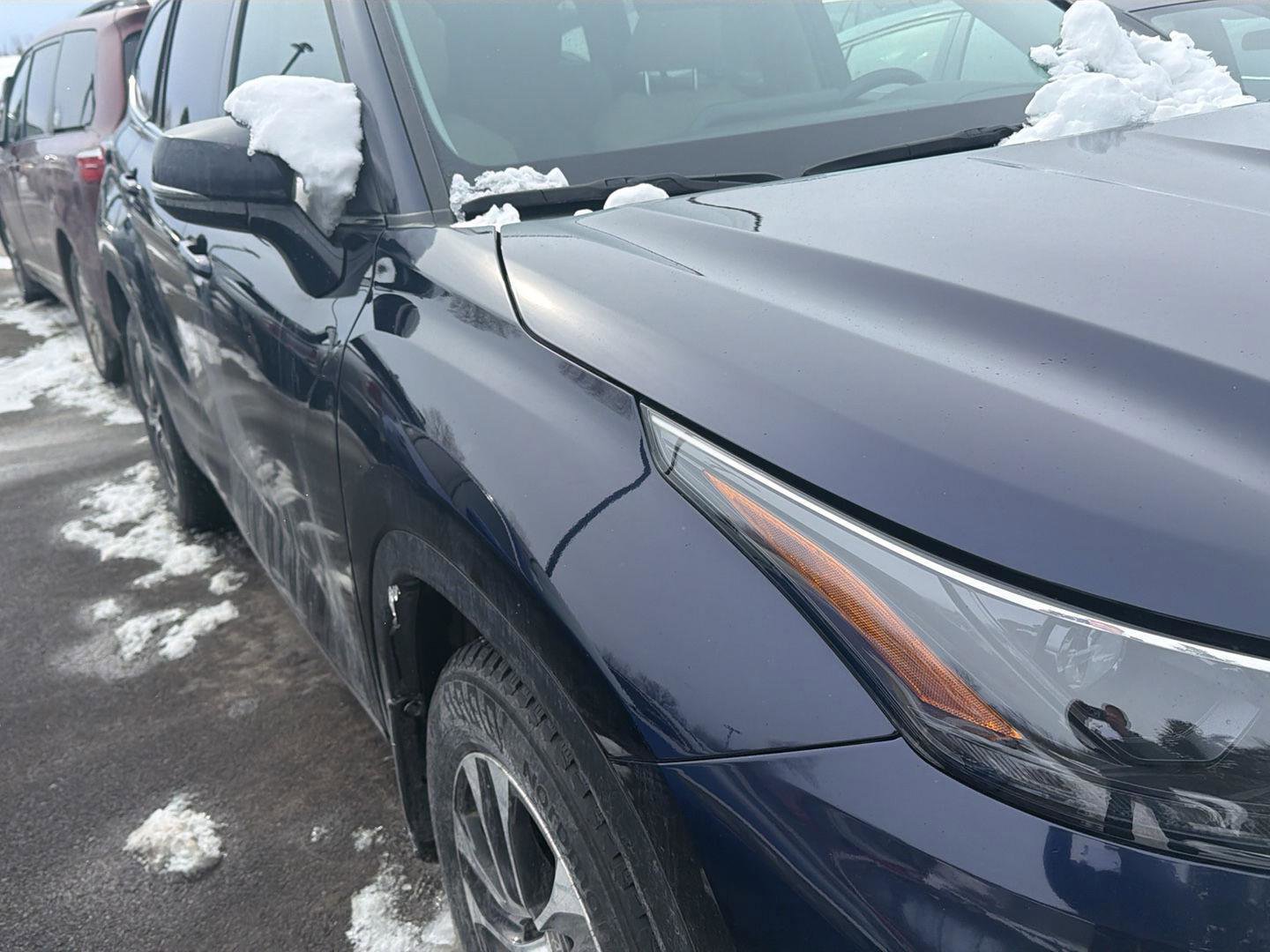 Used 2022 Toyota Highlander XLE image 4