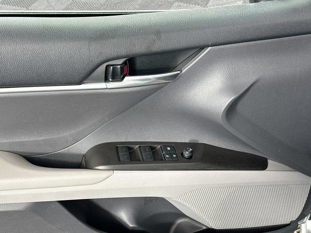 Used 2022 Toyota Camry SE FWD image 22