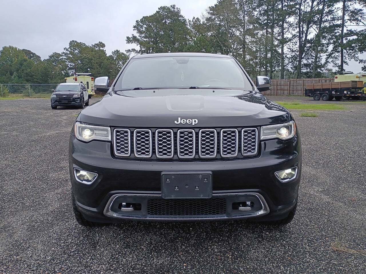 Used 2019 Jeep Grand Cherokee Overland AWD/4WD image 2