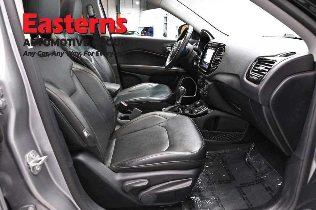 Used 2018 Jeep Compass Limited w/ Navigation Group AWD/4WD image 25