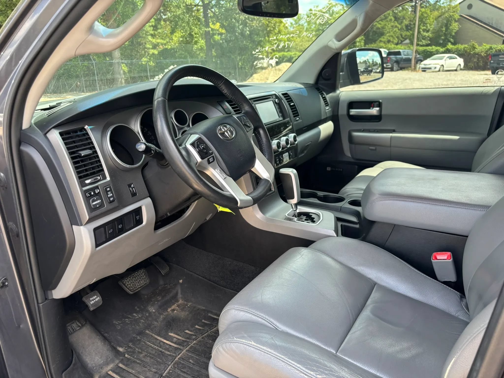 Used 2014 Toyota Sequoia Limited AWD/4WD image 10