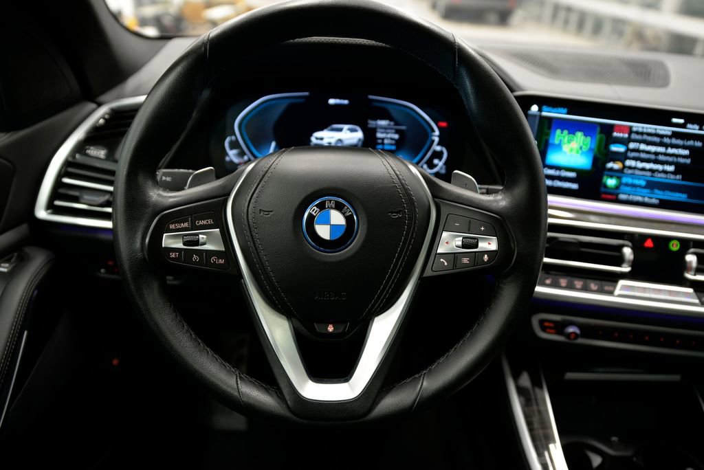 Used 2023 BMW X5 xDrive45e w/ Climate Comfort Package image 18