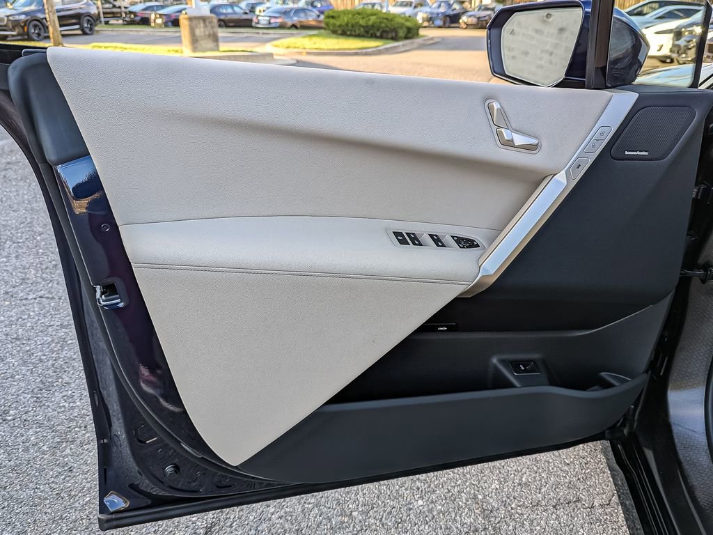 Used 2026 BMW iX xDrive60 w/ Premium Package image 9