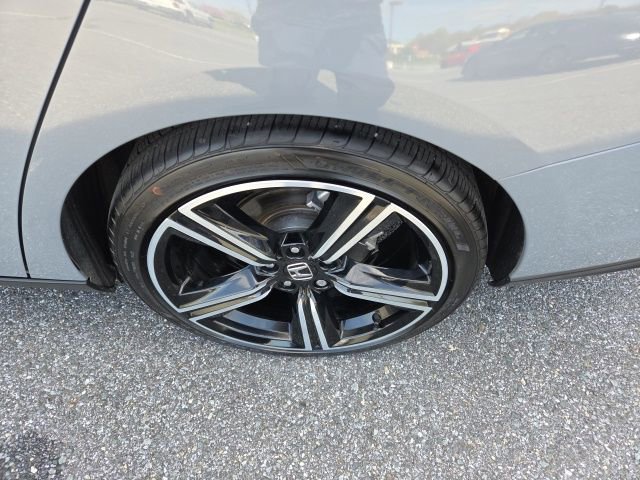 Used 2025 Honda Accord Sport image 12