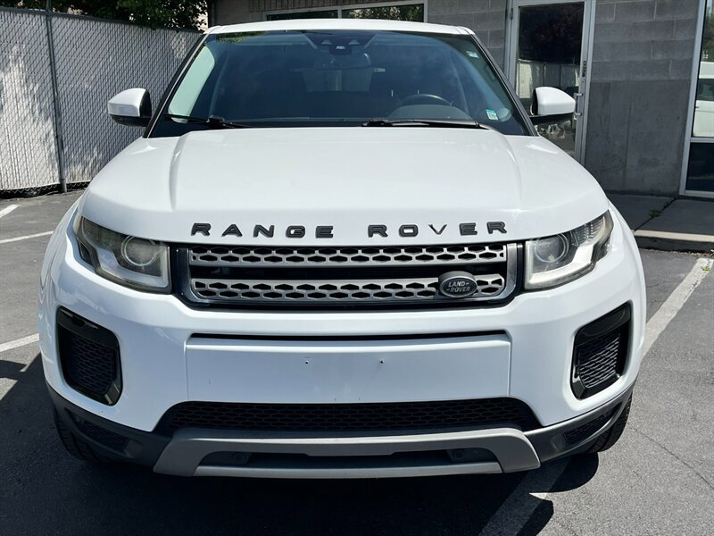 Used 2018 Land Rover Range Rover Evoque SE AWD/4WD image 2