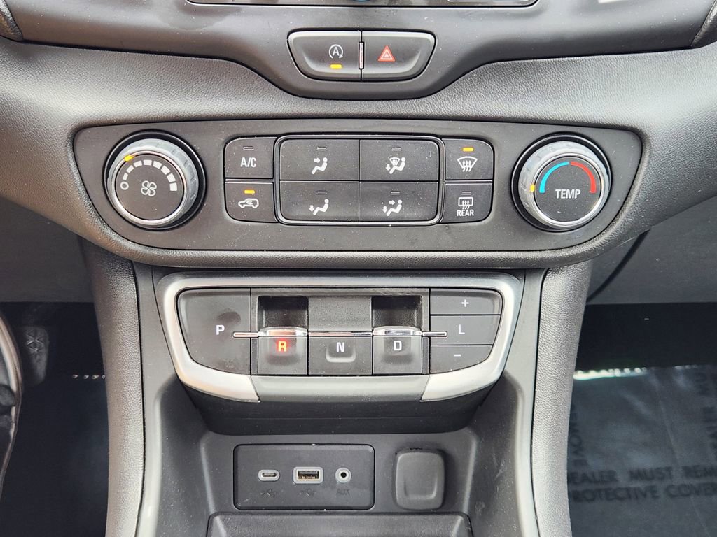 Used 2024 GMC Terrain SLE FWD image 18