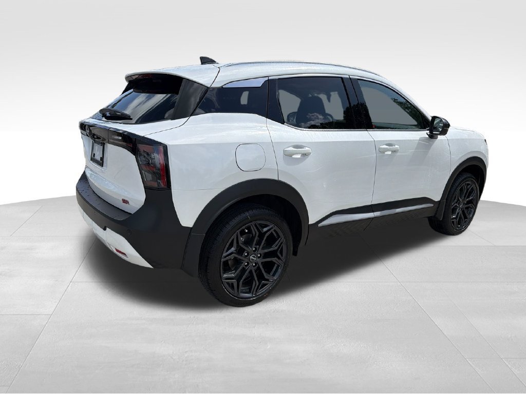 New 2026 Nissan Kicks SR w/ SR Premium Package FWD image 8